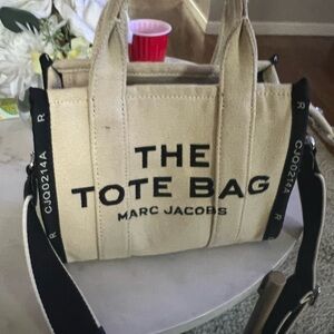 SOLD 🚫 Marc jacobs tote bag warm sand/cream